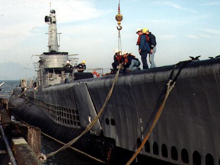 Single up all lines . . .